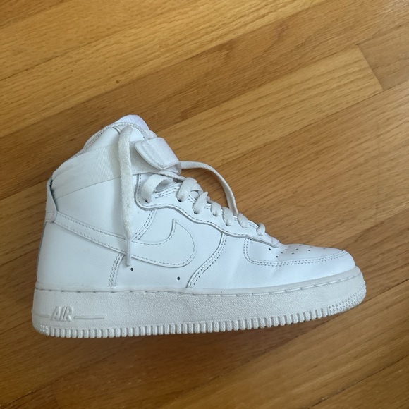 Nike Air Force 1 High - Women’s size 6 - Picture 4 of 7